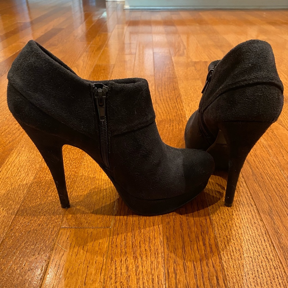 Heart in D Black Suede Booties